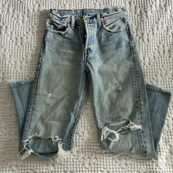 Levi Distressed Jean size 26 - Picture 3 of 4